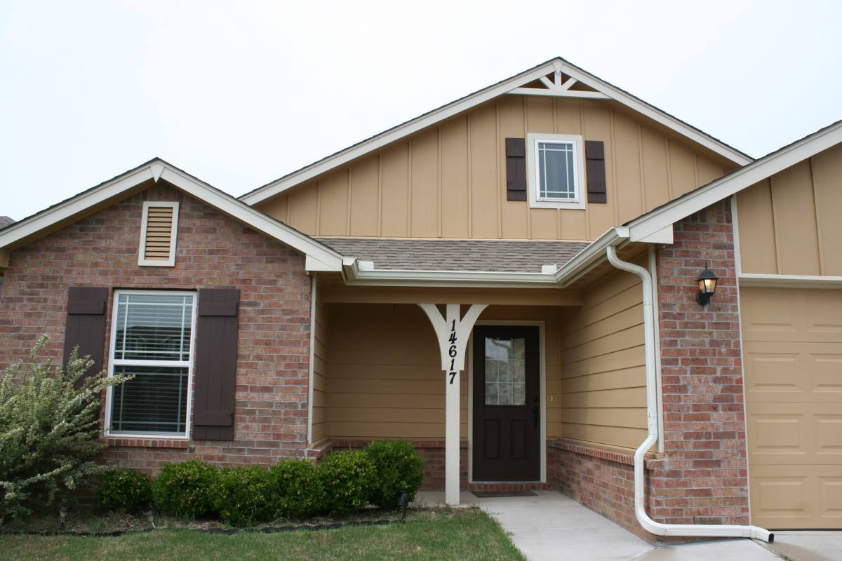 House for rent at 14617 E 111th Place N, Owasso, OK 74055