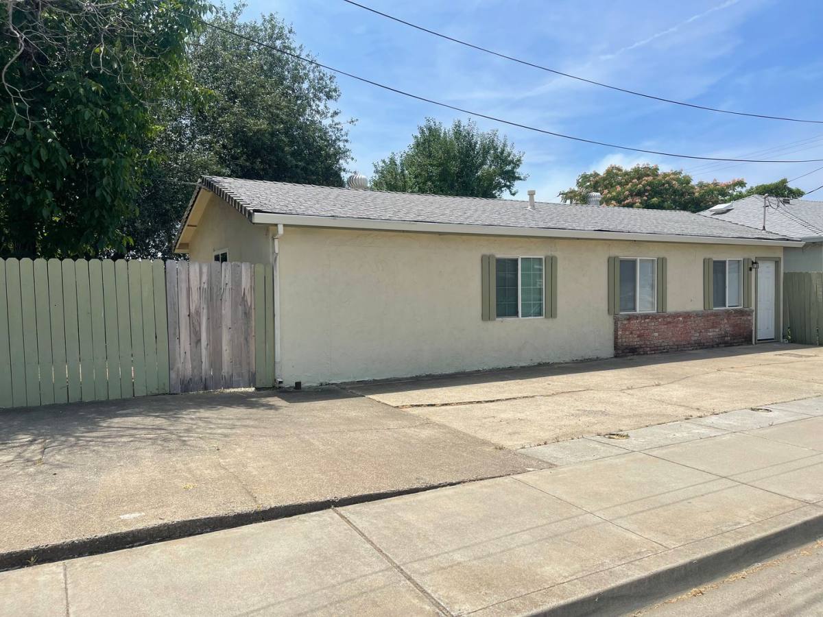 Apartment for rent at 605 Leila Ave, Redding, CA 96002