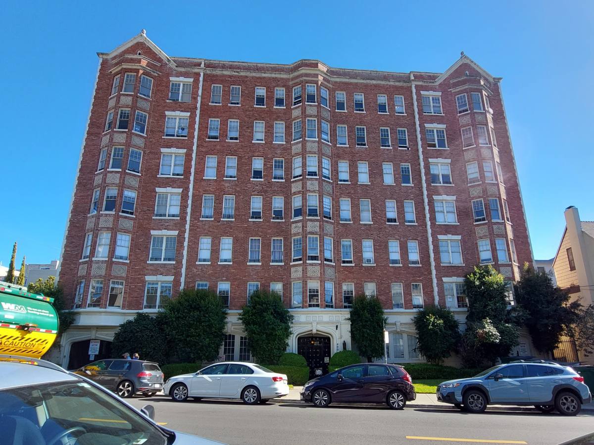 Apartment for rent at 400 Perkins St #508, Oakland, CA 94610