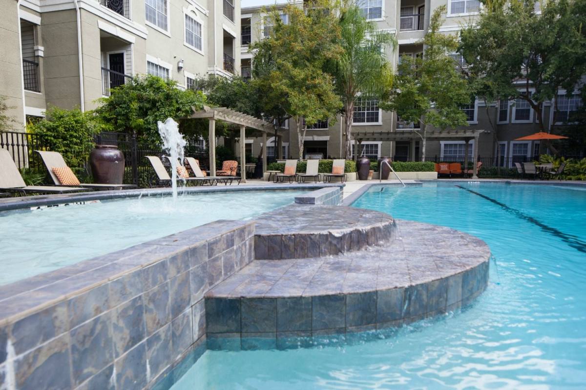 Apartment for rent at 2223 Maroneal #A0-27, Houston, TX 77030
