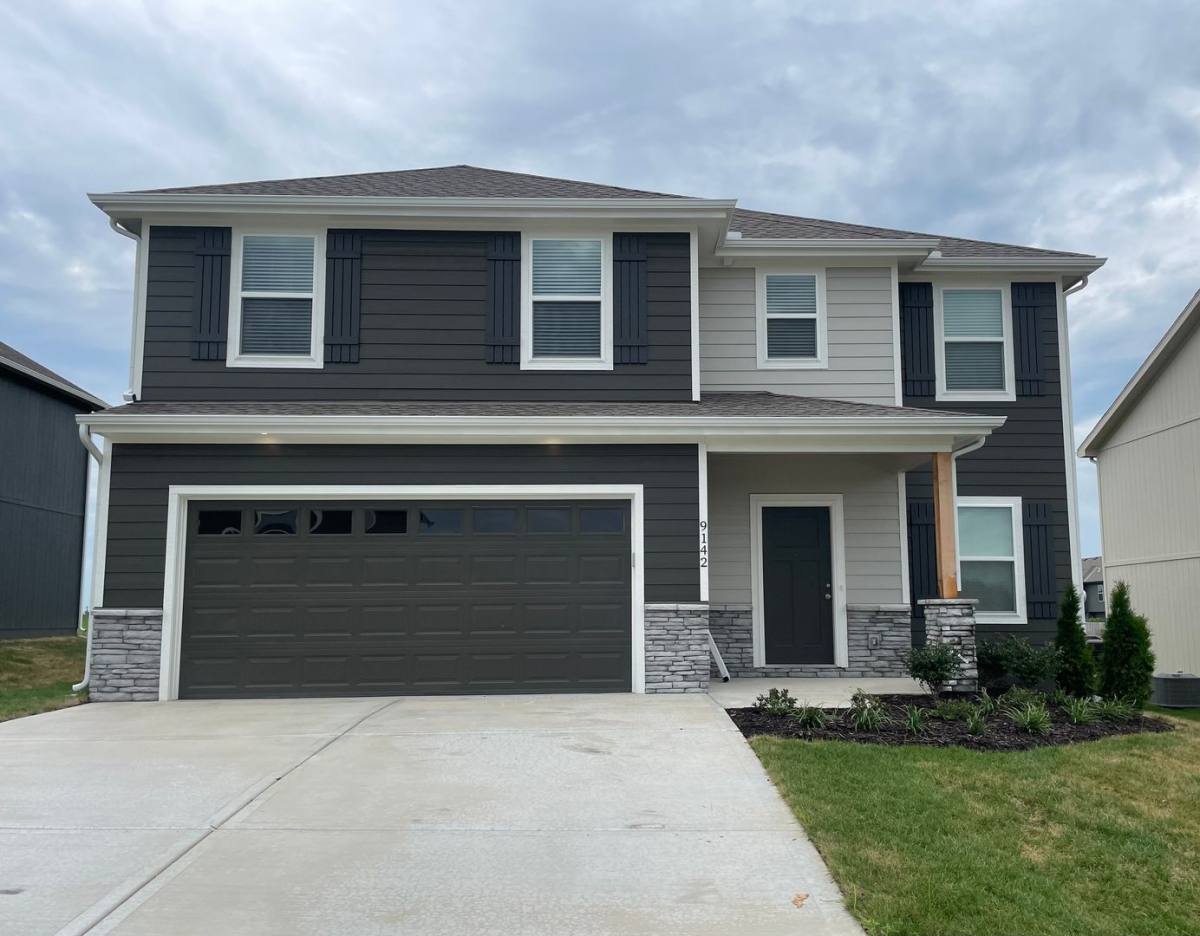 House for rent at 9142 SW 2nd St, Lees Summit, MO 64064