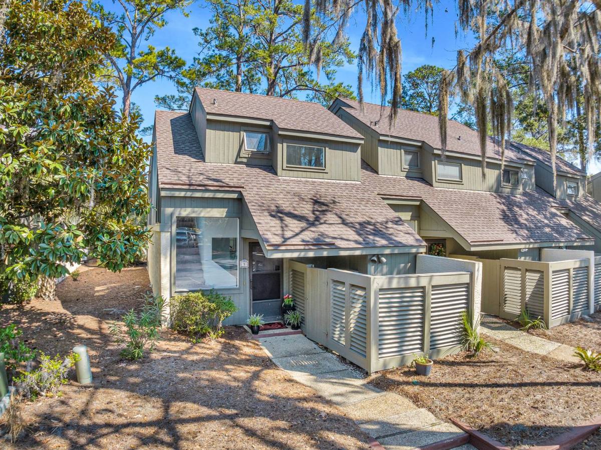 Apartment for rent at 5 Devils Elbow Lane, Hilton Head Island, SC 29926