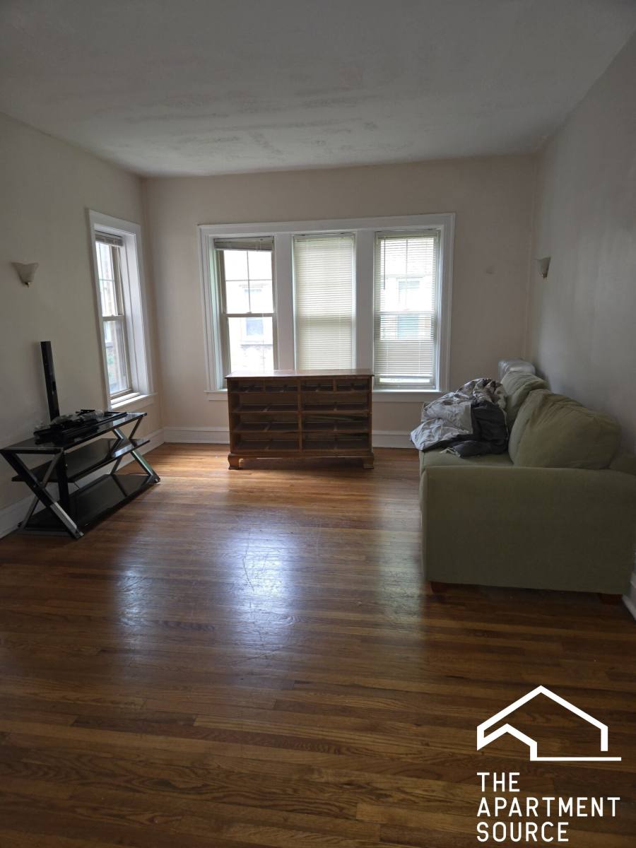 Apartment for rent at 828 Reba Place #3S, Evanston, IL 60202