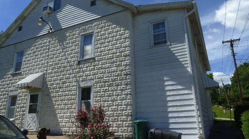 House for rent at 100 S Lincoln Ave, Greensburg, PA 15601