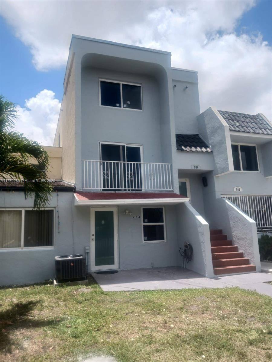 Townhouse for rent at 984 W 40th St, Hialeah, FL 33012
