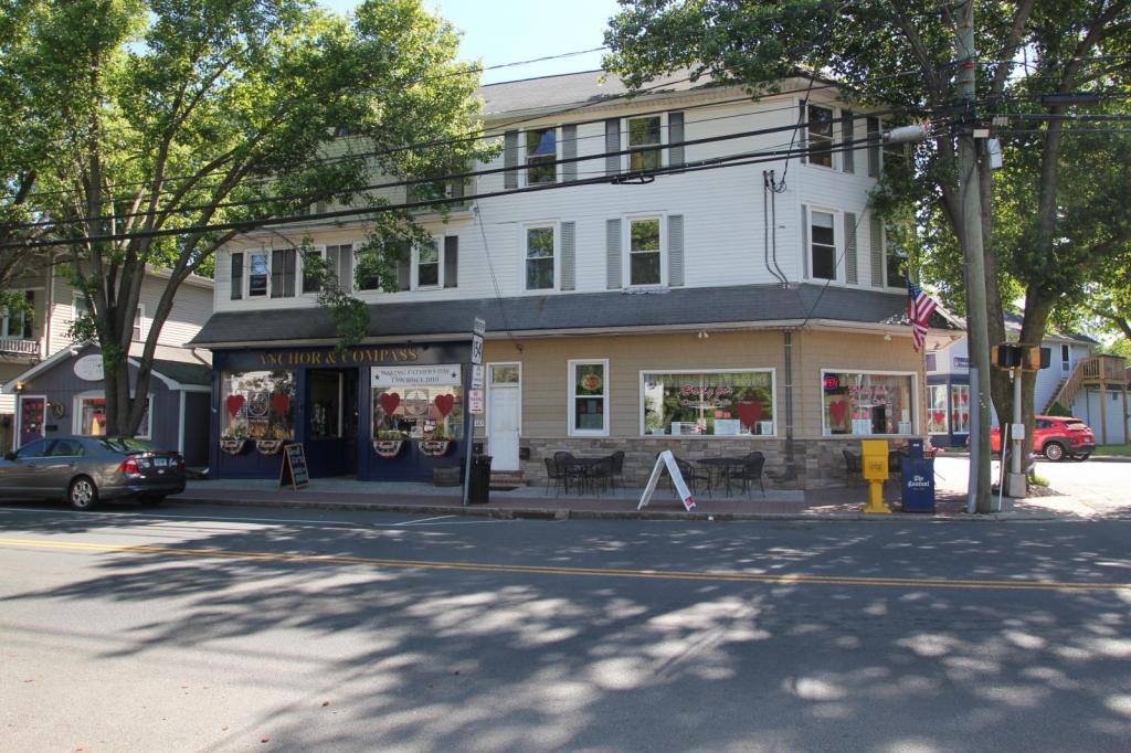 Apartment for rent at 163 - 165 Main St #C, Deep River, CT 06417