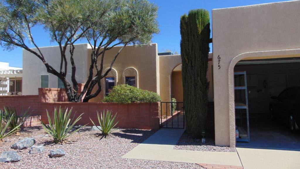 Townhouse for rent at 675 S Los Topacios, Green Valley, AZ 85614