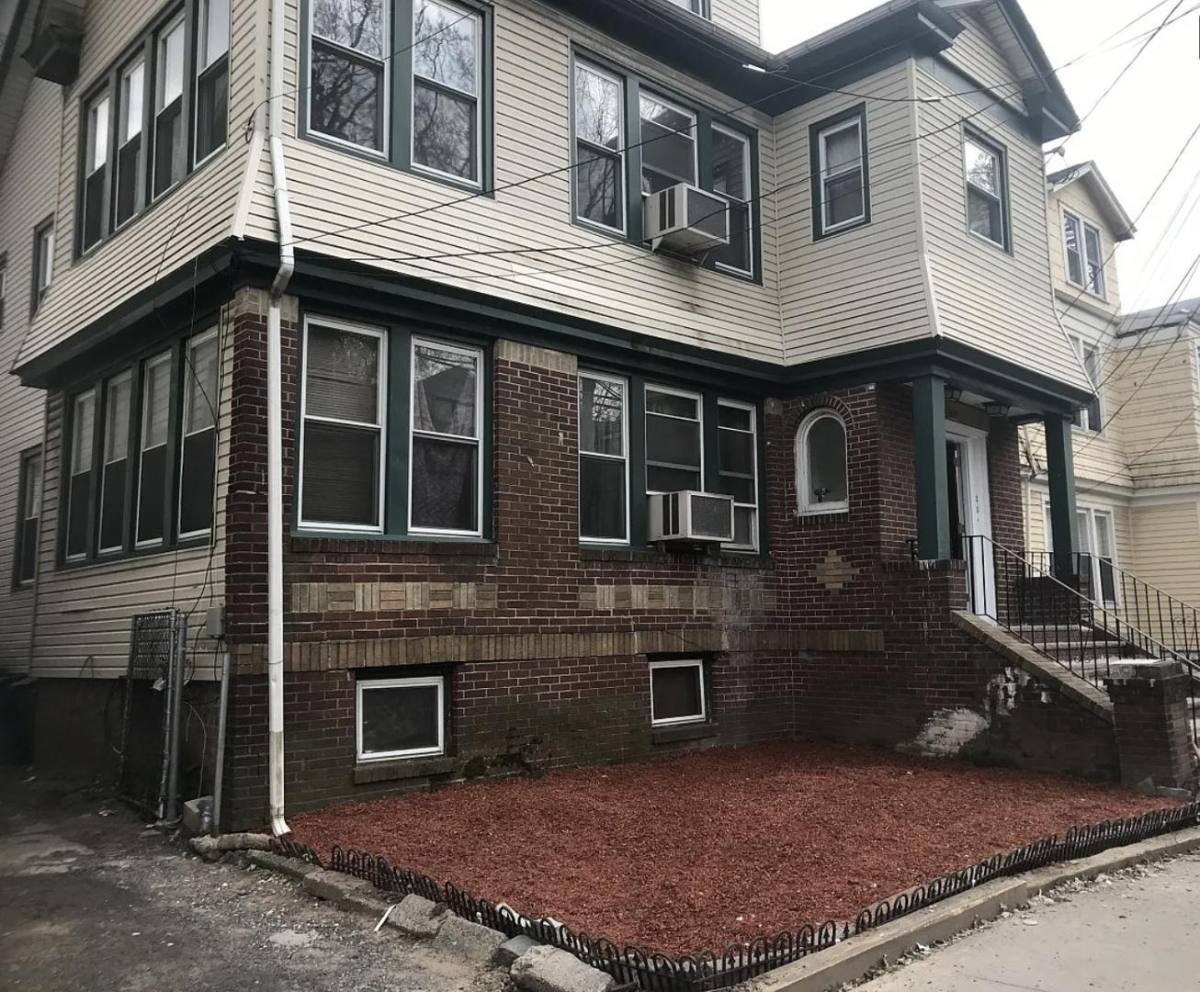 Apartment for rent at 274 Wainwright St, Newark, NJ 07112