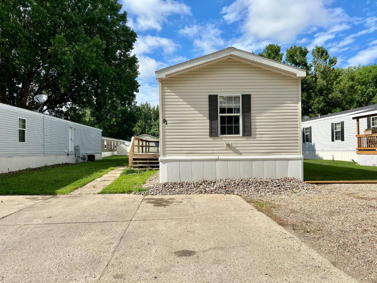 House for rent at 1015 27th St SE 91 Rd, Minot, ND 58701