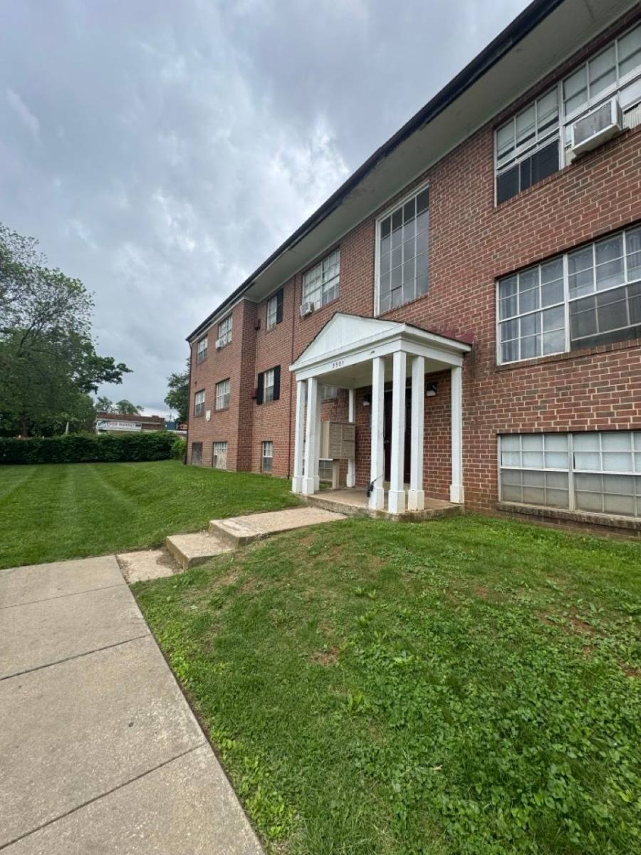Apartment for rent at 3901 Groveland Ave, Baltimore, MD 21215