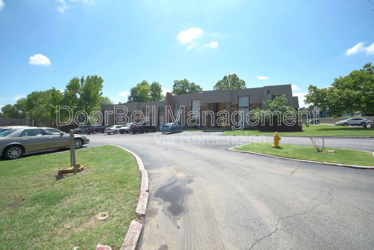 Condo for rent at 4316 E 67th St S #668, Tulsa, OK 74136