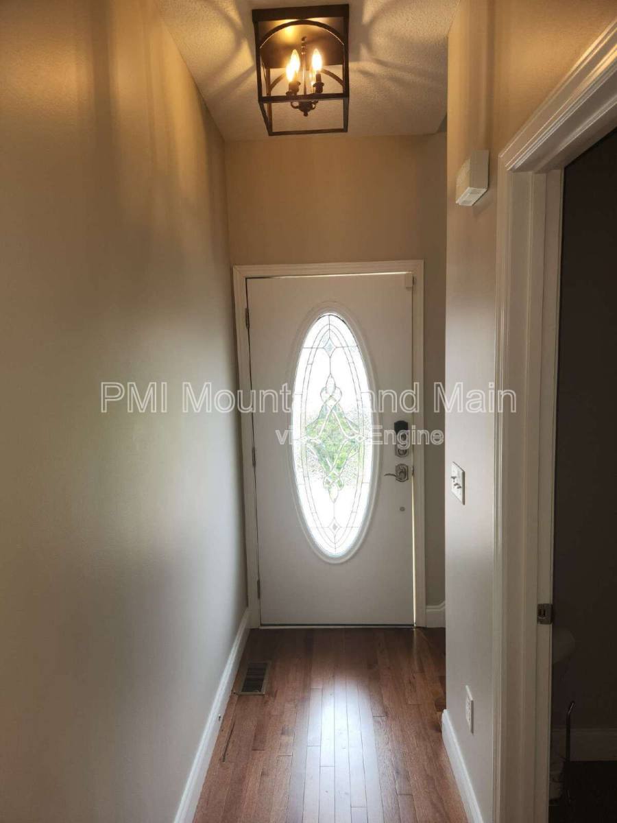 Townhouse for rent at 50 Winterwind Dr, Asheville, NC 28803