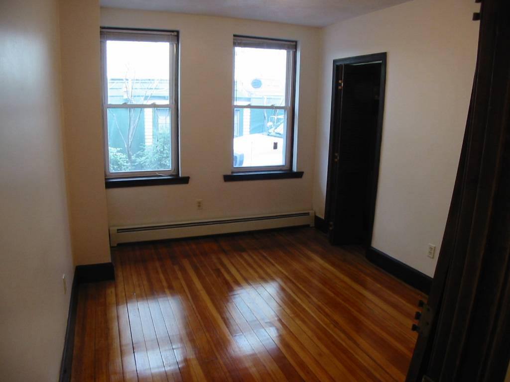 Apartment for rent at 23 Elm St #2, Cambridge, MA 02139