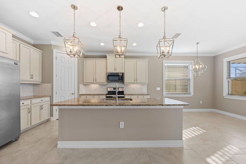 House for rent at 16361 Aberdeen Way, Naples, FL 34110