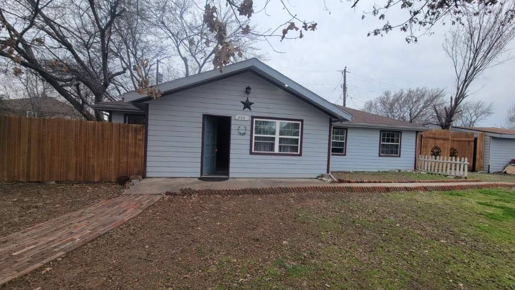 House for rent at 204 Alice Dr, Little Elm, TX 75068