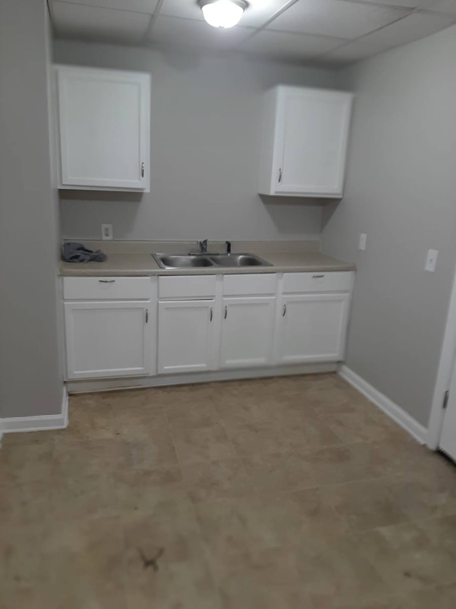 Townhouse for rent at 1906 Airline Ave, Toledo, OH 43609