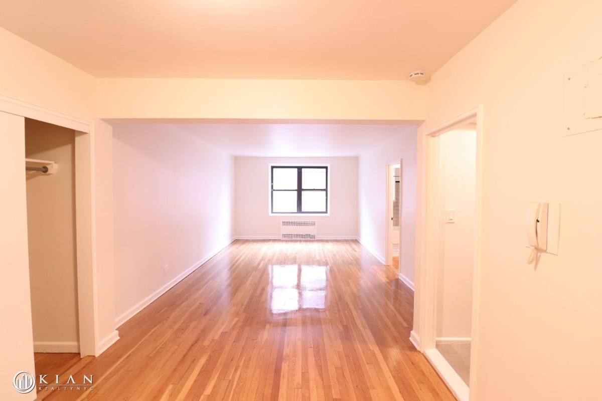 Apartment for rent at 34-15 Parsons Blvd #4F, Flushing, NY 11354