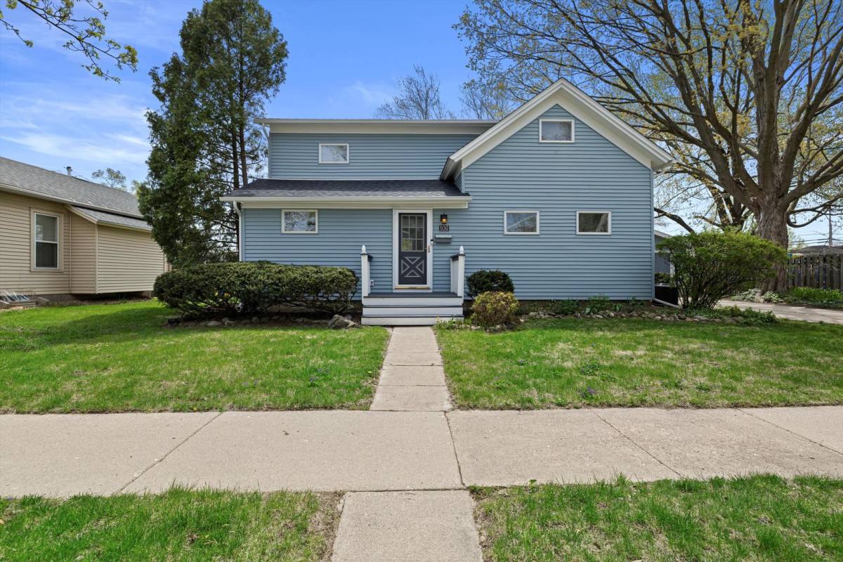 Apartment for rent at 930 Henry St, Lake Geneva, WI 53147