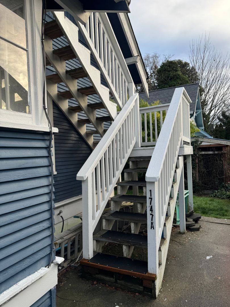 Apartment for rent at 1747 6th St, Bremerton, WA 98310