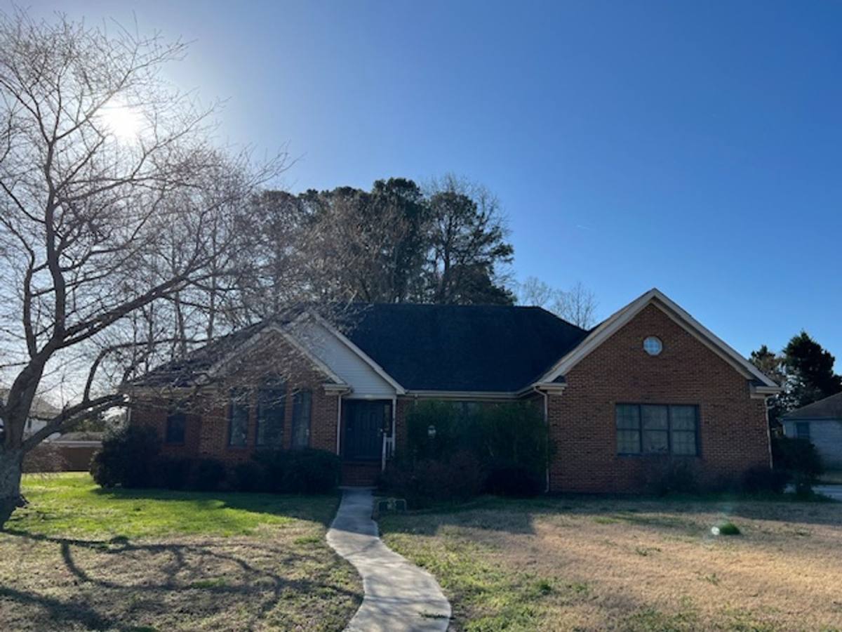 House for rent at 102 Cove Point Dr, Suffolk, VA 23434