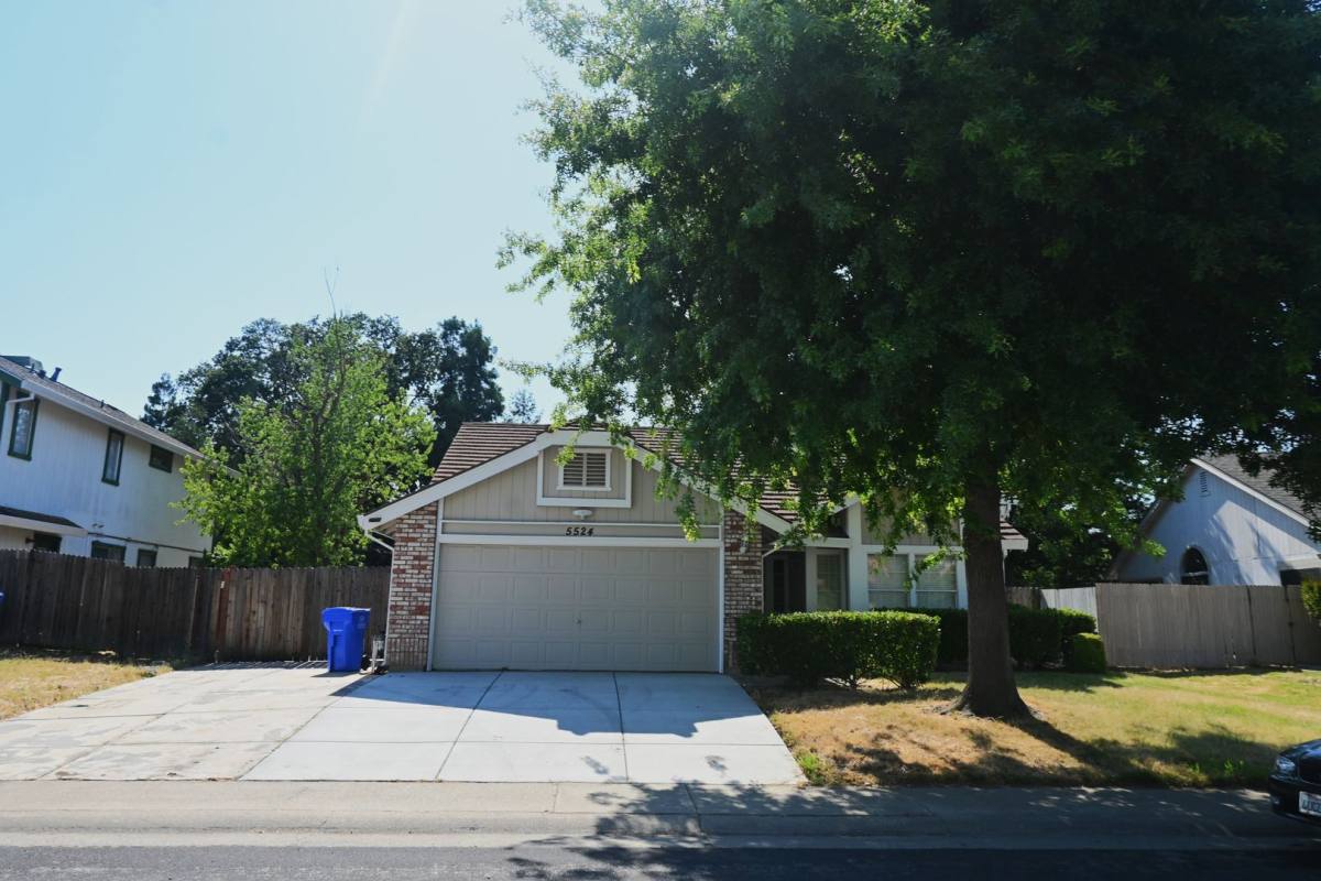 House for rent at 5524 Laguna Park Dr, Elk Grove, CA 95758