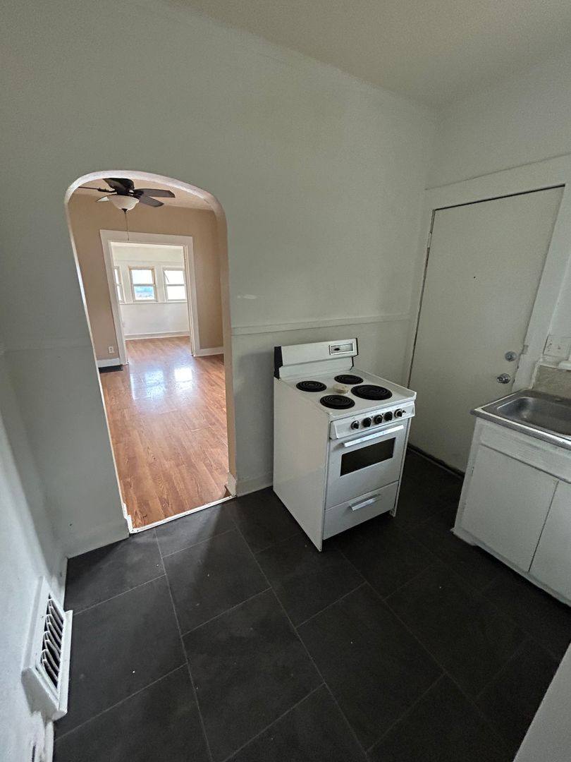 Apartment for rent at 1233-1235 E 29th St, Anderson, IN 46016