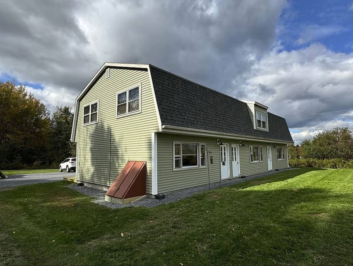Townhouse for rent at 19 Dirigo Rd, South China, ME 04358