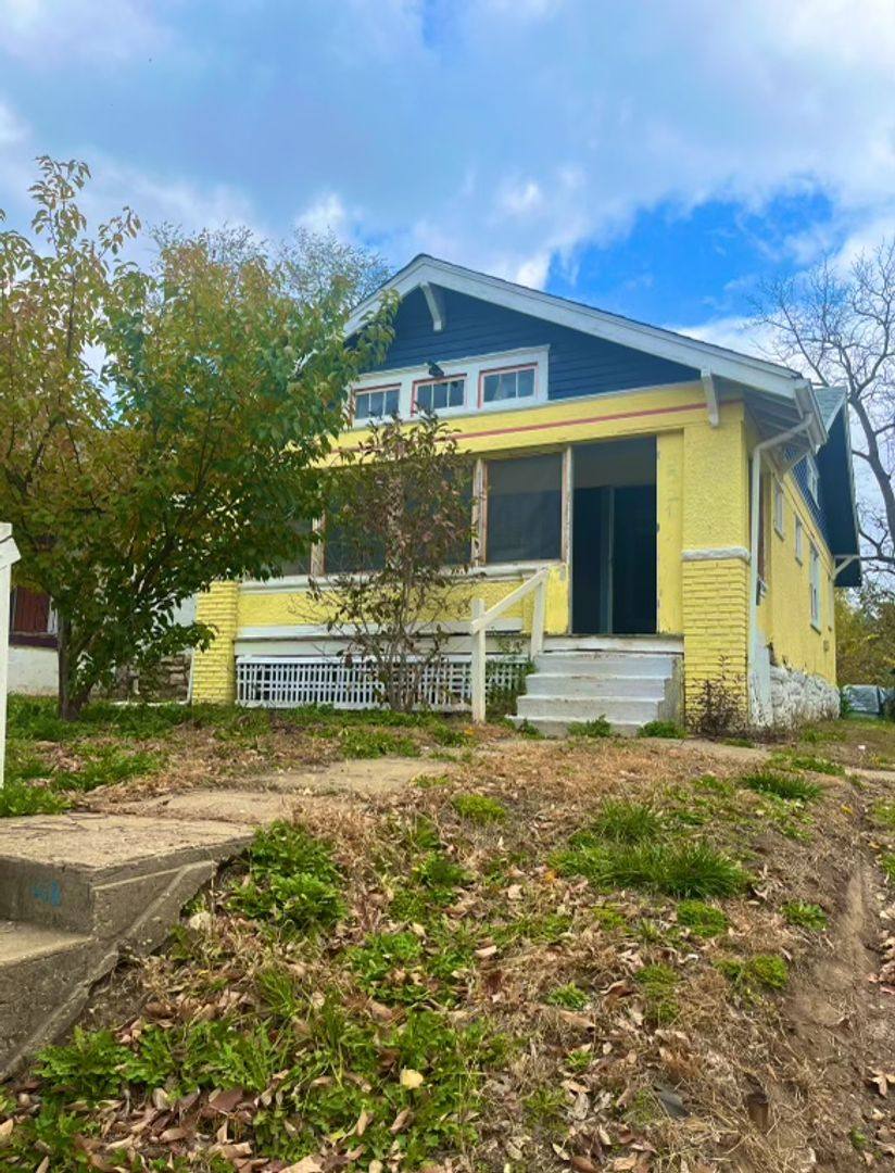 House for rent at 5521 Park Ave, Kansas City, MO 64130