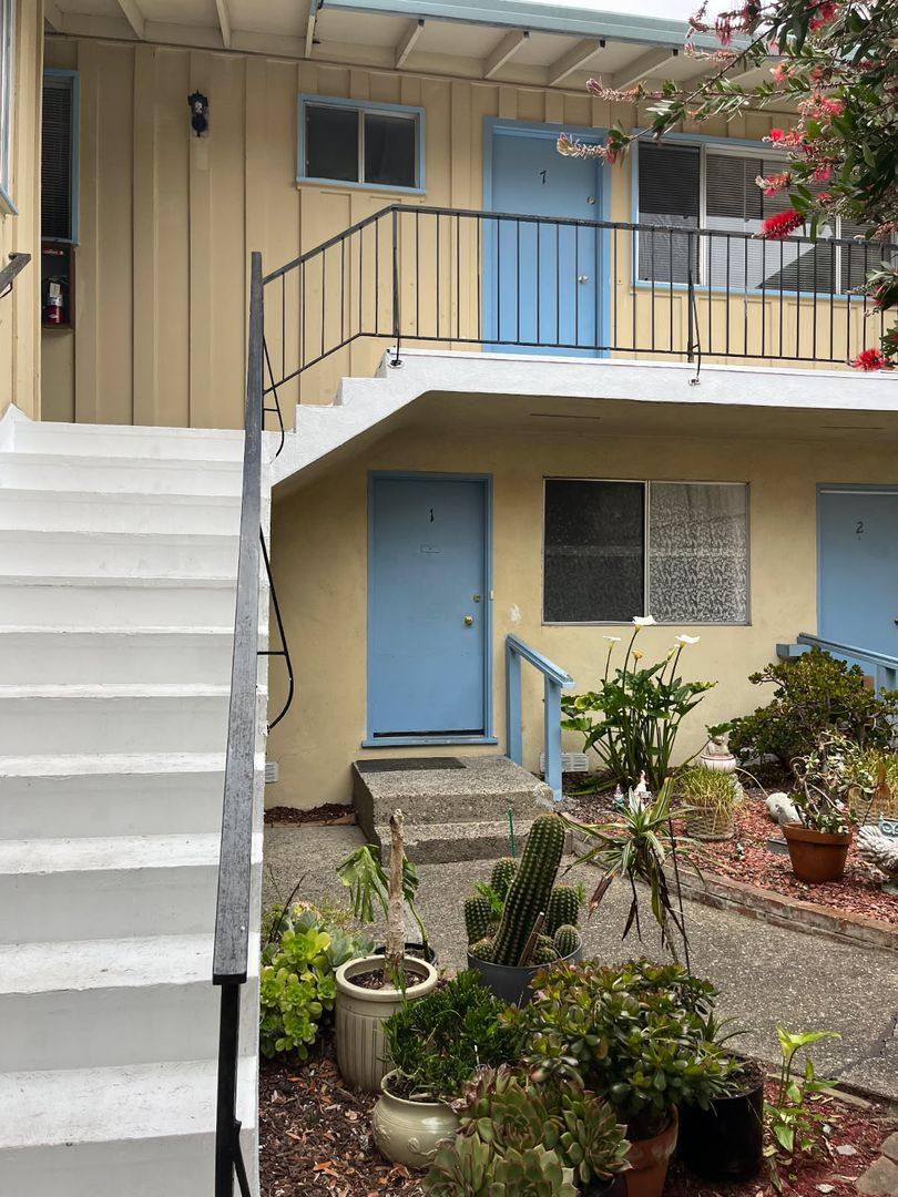 Apartment for rent at 818 Sunset Dr, Pacific Grove, CA 93950