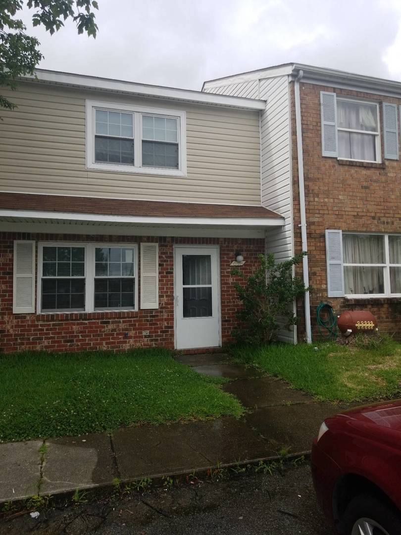 Townhouse for rent at 615 Myrtlewood Circle, Jacksonville, NC 28546