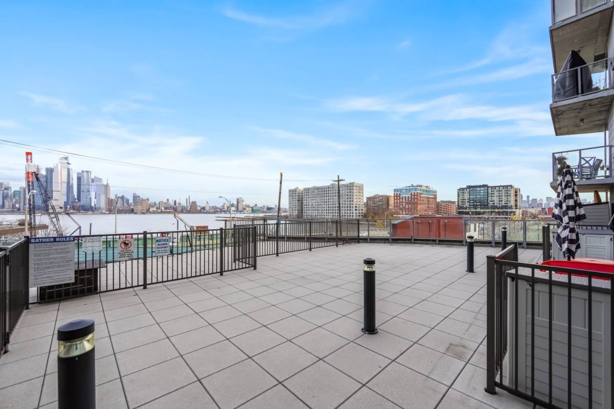 Apartment for rent at 1701 Park Ave, Weehawken, NJ 07086