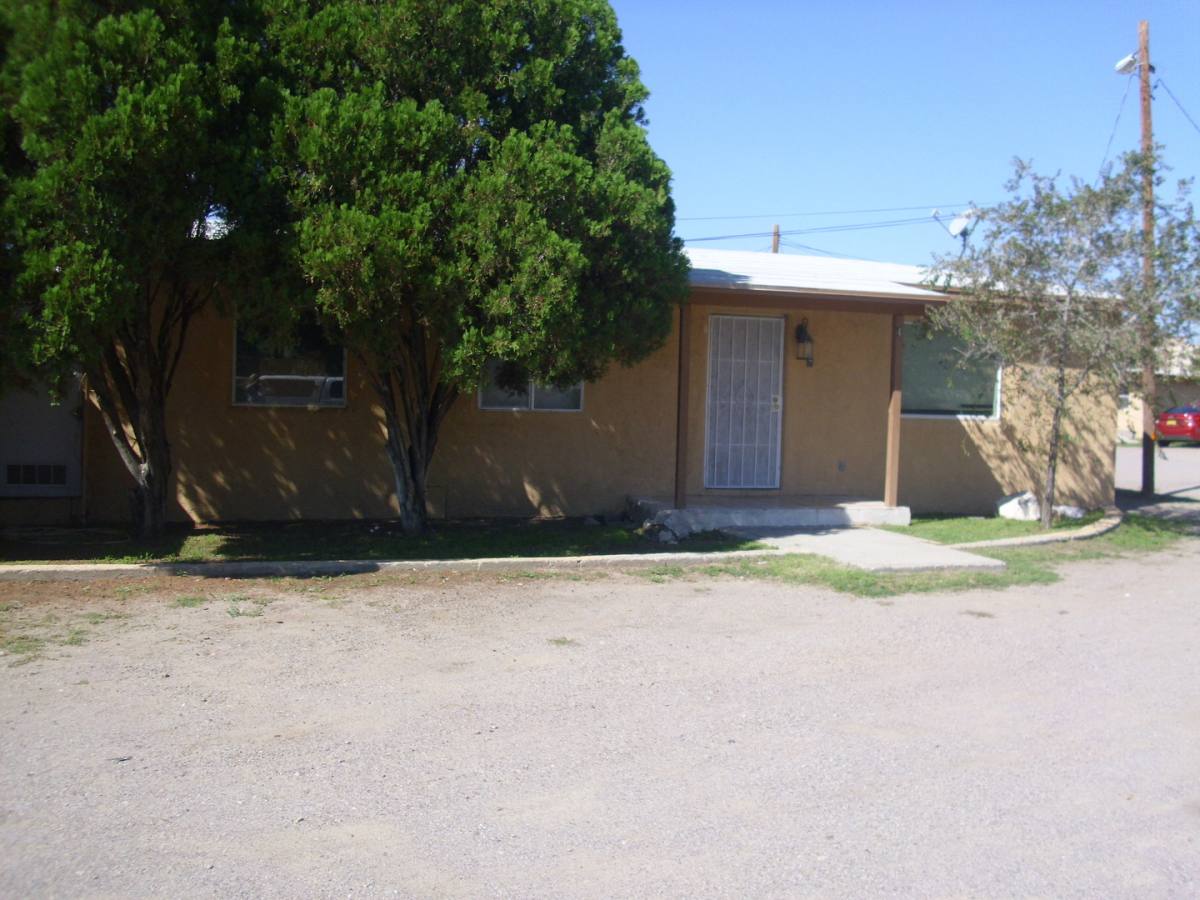 Apartment for rent at 825 Parkview Dr, Las Cruces, NM 88001