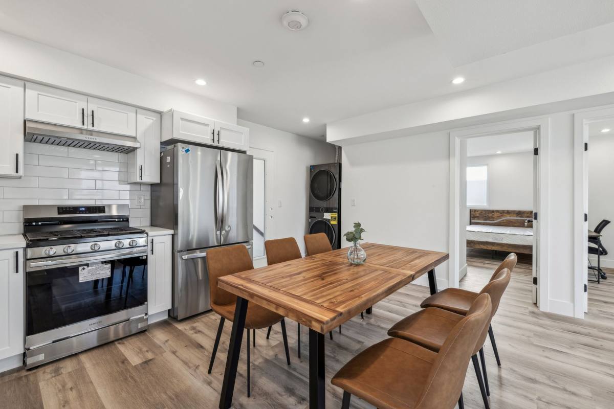 Apartment for rent at 1340 W 37th St, Los Angeles, CA 90007