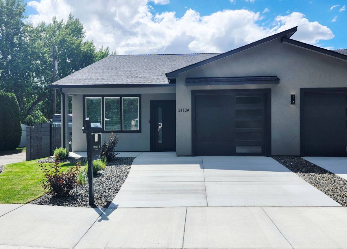Apartment for rent at 2112 N Rd, Pasco, WA 99301