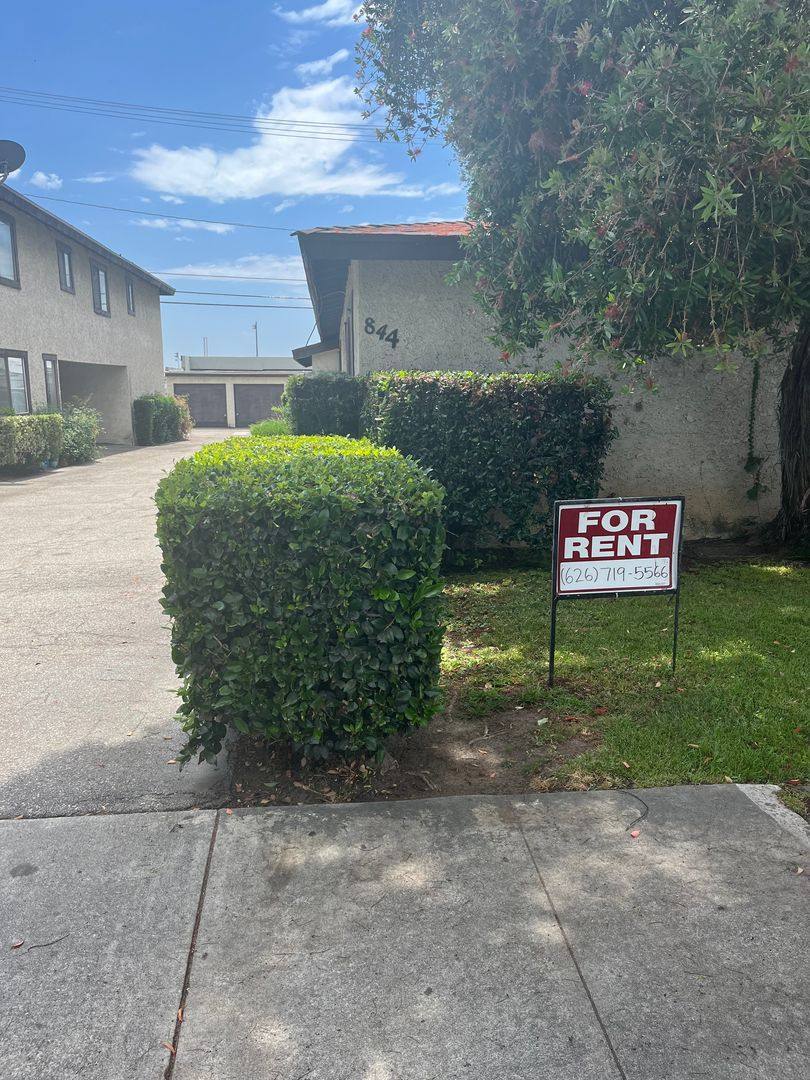 Apartment for rent at 840-844 W Foothill Blvd, Monrovia, CA 91016