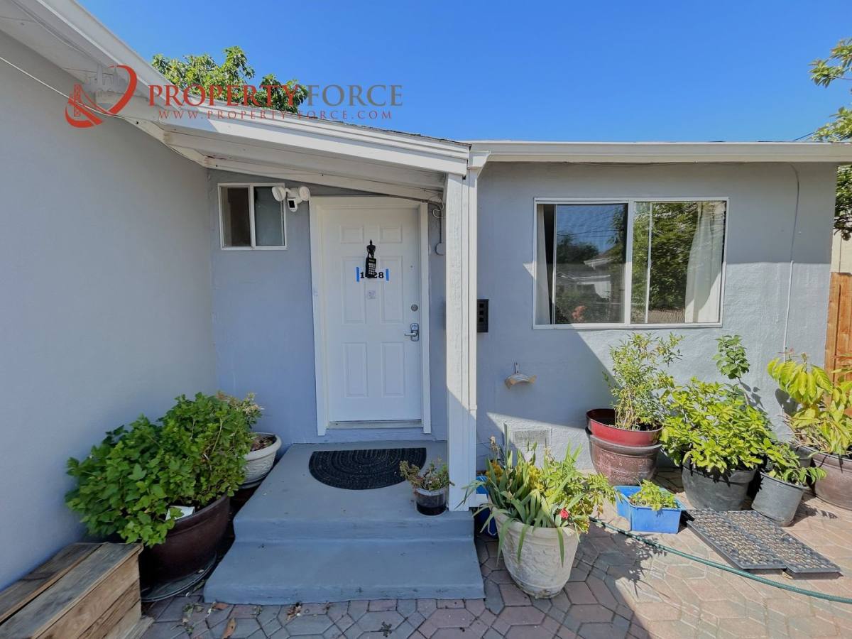 House for rent at 1428 Camellia Dr, Palo Alto, CA 94303