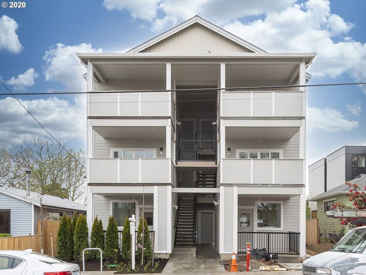 Apartment for rent at 6822 NE Grand Ave, Portland, OR 97211