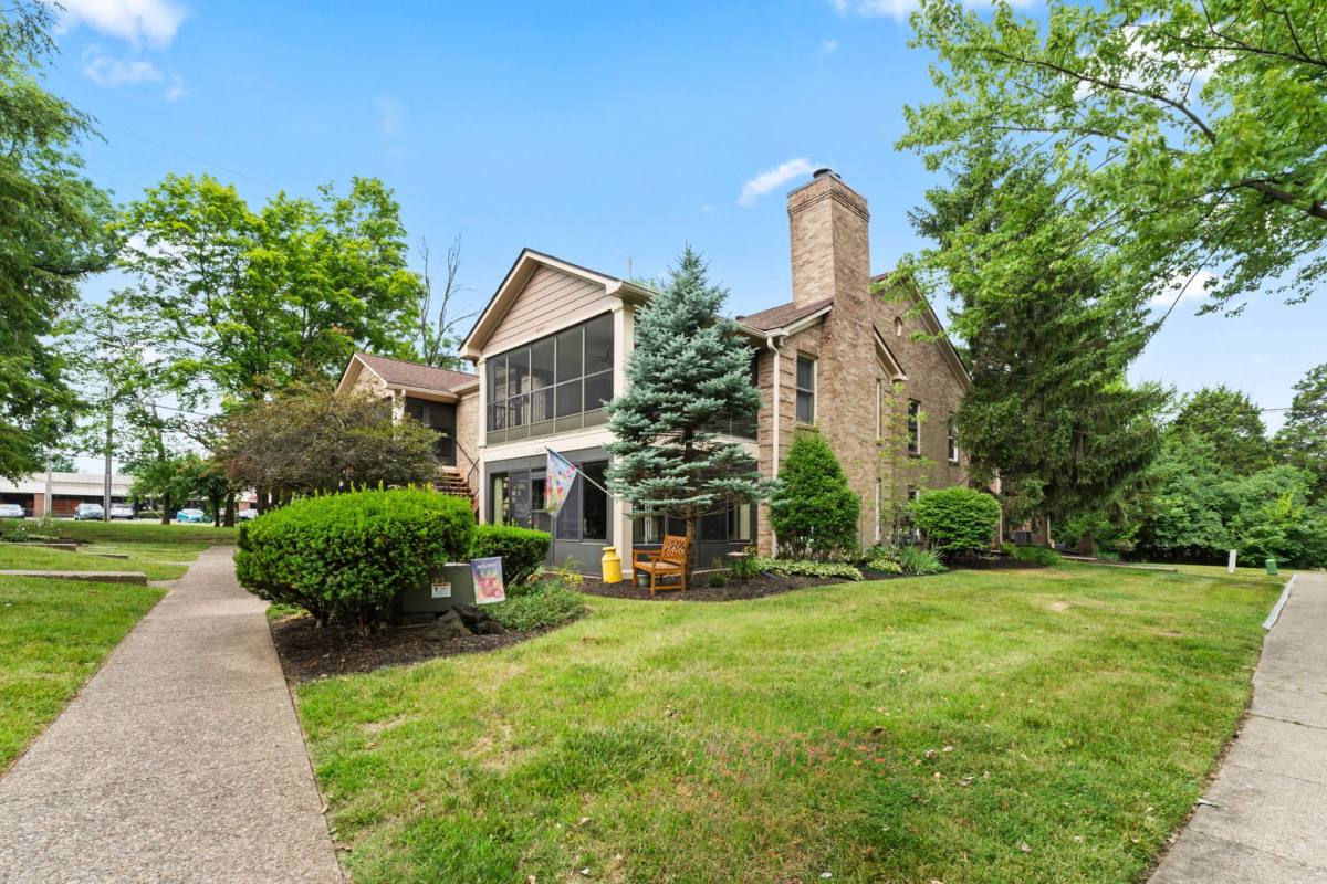 Condo for rent at 10331 Shelbyville Rd, Louisville, KY 40223