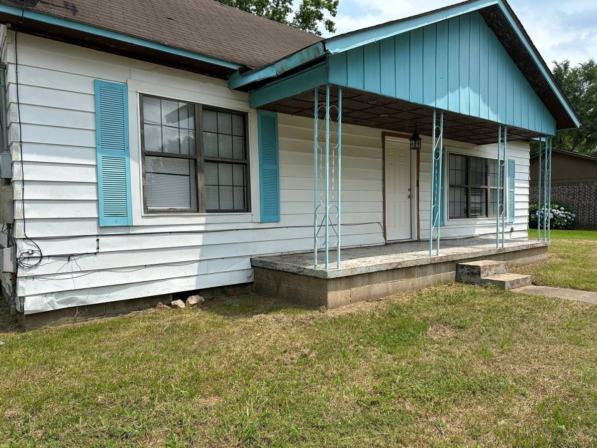 House for rent at 1014 N Phoenix Ave, Russellville, AR 72801