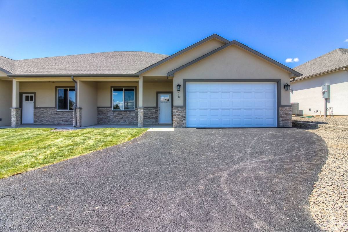 House for rent at 414 S 97th Ave, Yakima, WA 98908