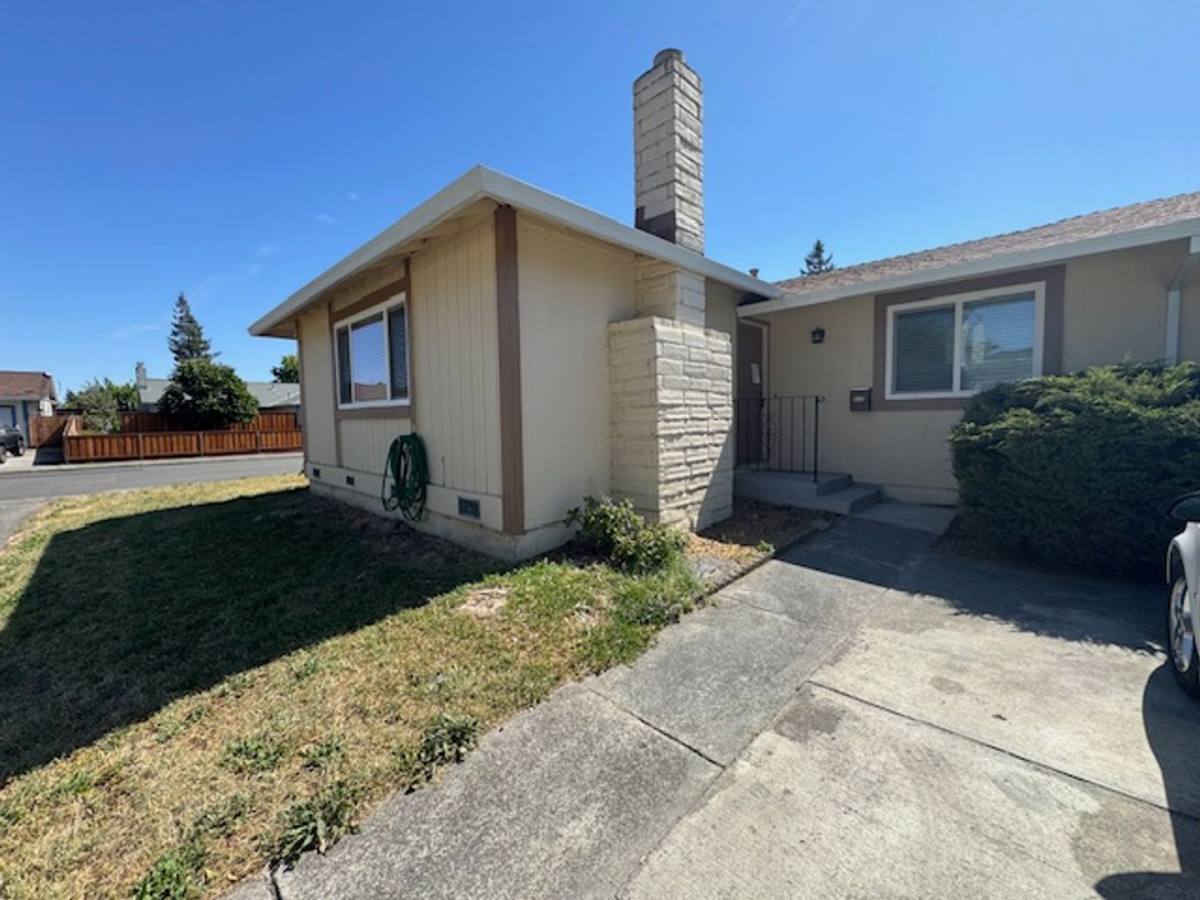 House for rent at 7338 Corsica Court, Rohnert Park, CA 94928