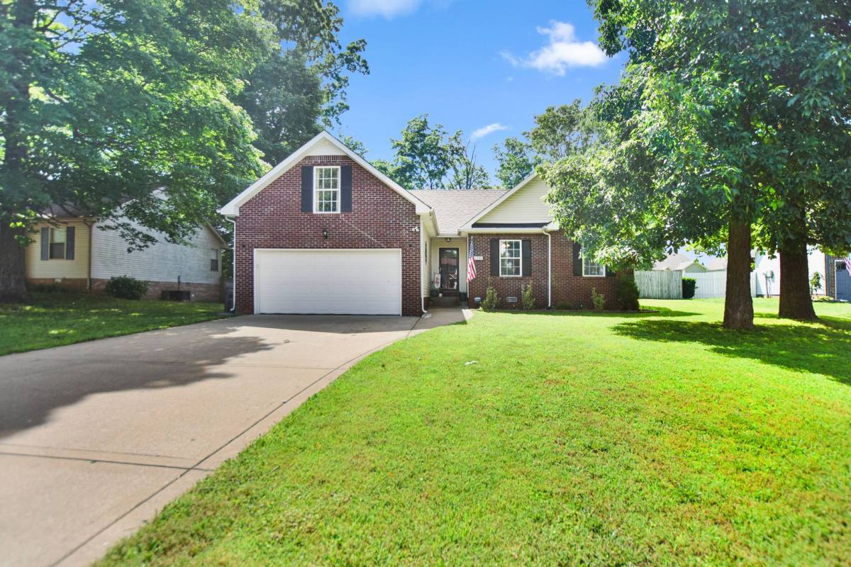 House for rent at 1539 Barrywood Circle W, Clarksville, TN 37042
