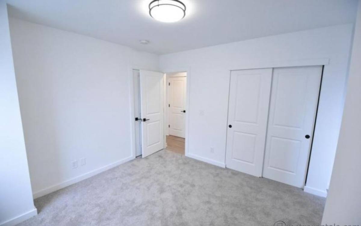 Apartment for rent at 1400 Hamlet St, Columbus, OH 43201