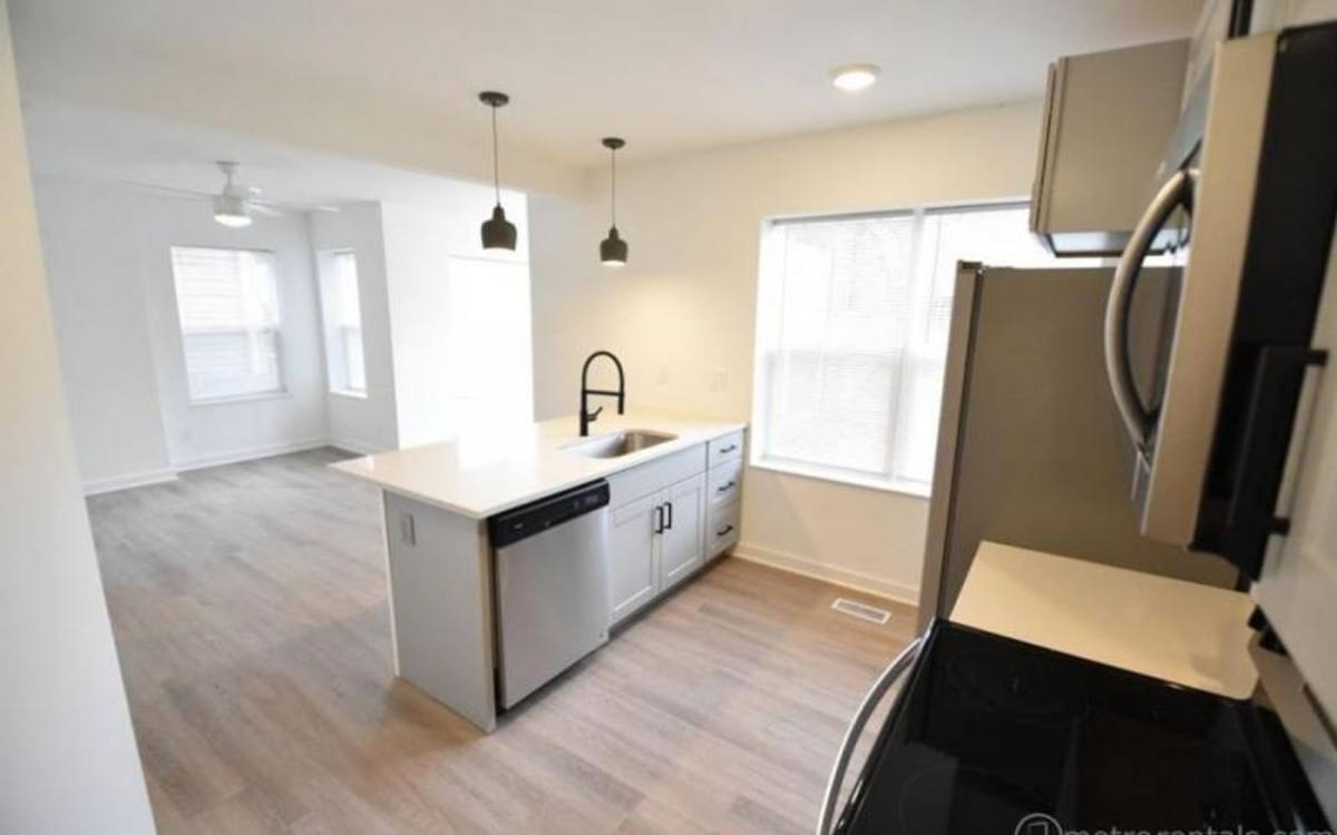 Apartment for rent at 1400 Hamlet St, Columbus, OH 43201