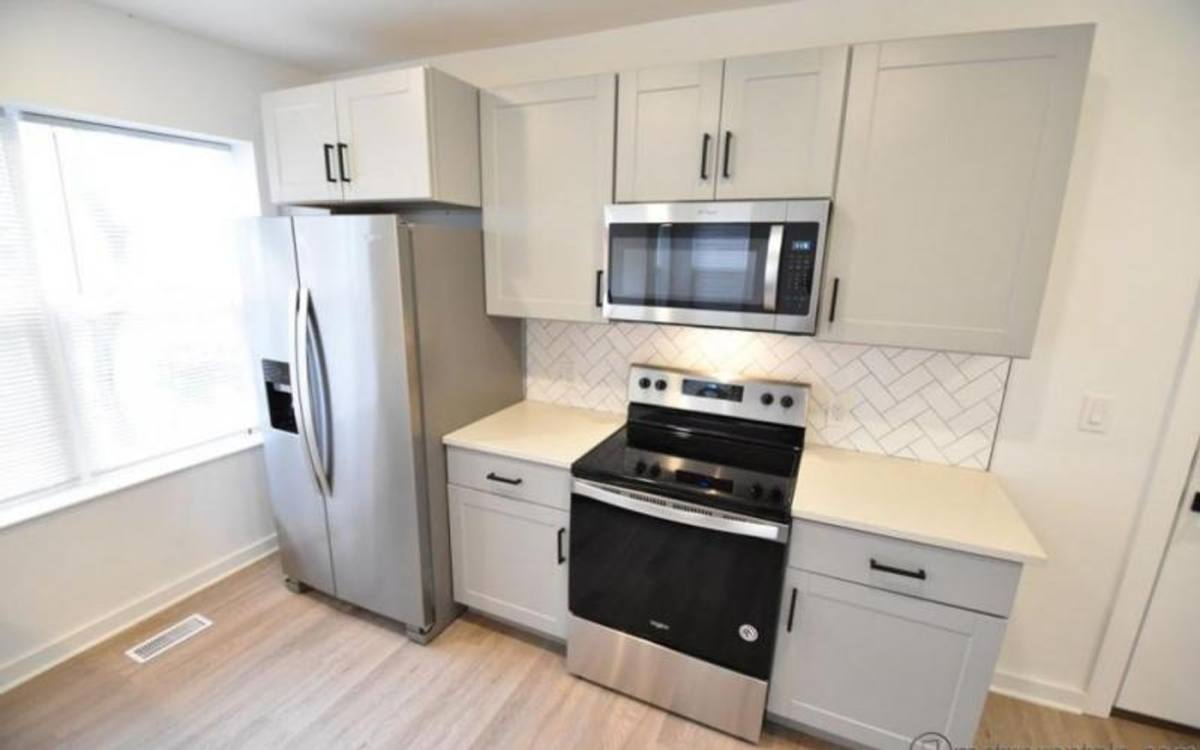 Apartment for rent at 1400 Hamlet St, Columbus, OH 43201