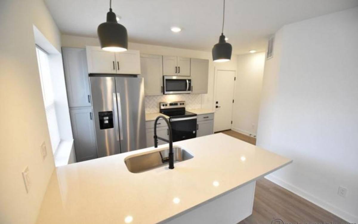 Apartment for rent at 1400 Hamlet St, Columbus, OH 43201