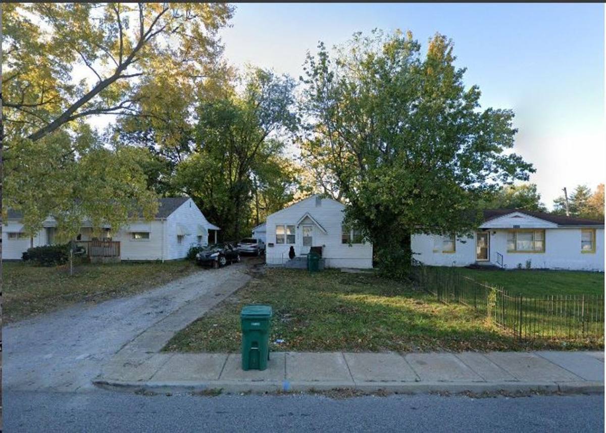 House for rent at 2326 Chambers Rd, Saint Louis, MO 63136