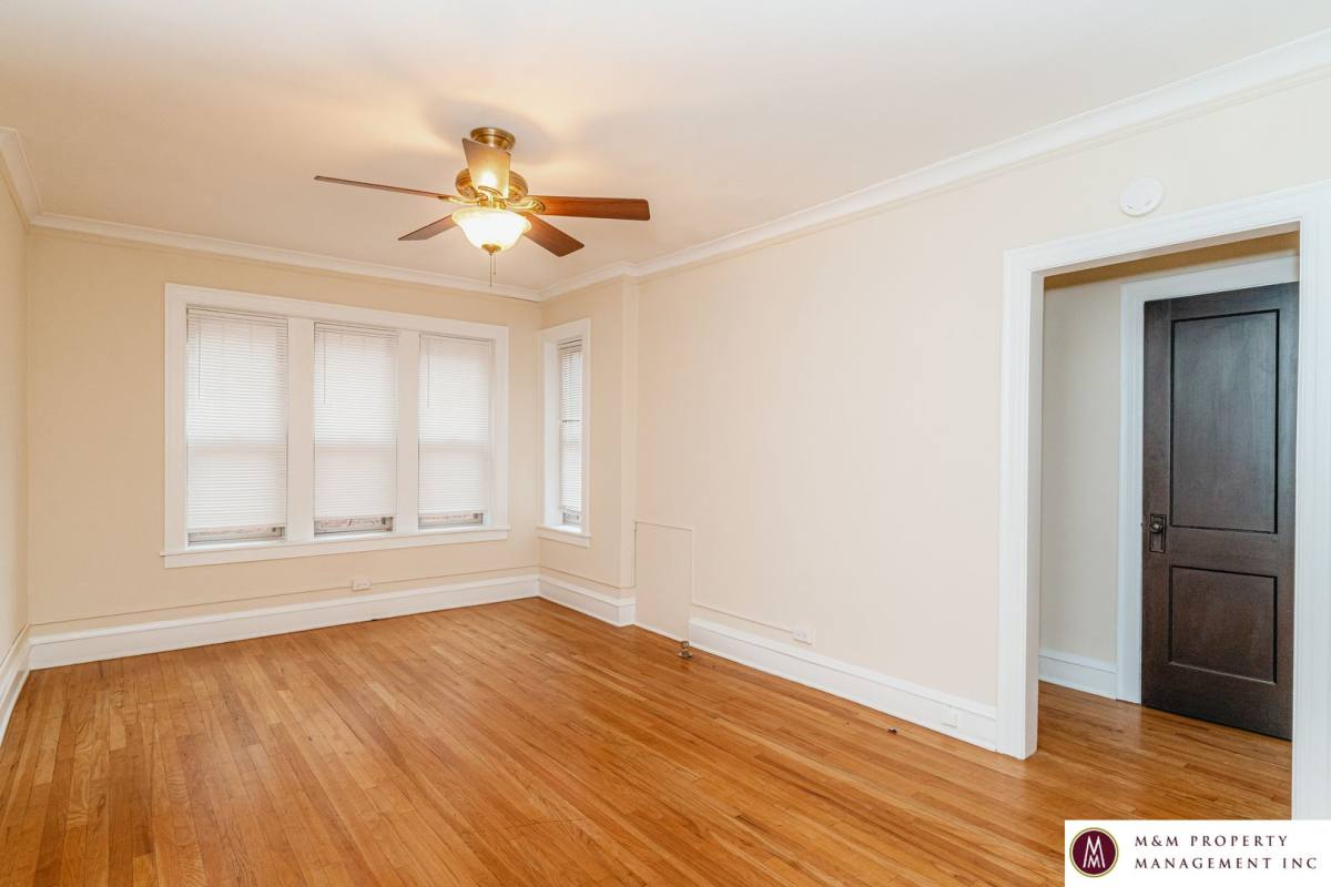 Apartment for rent at 1000 S Austin Blvd, Oak Park, IL 60304