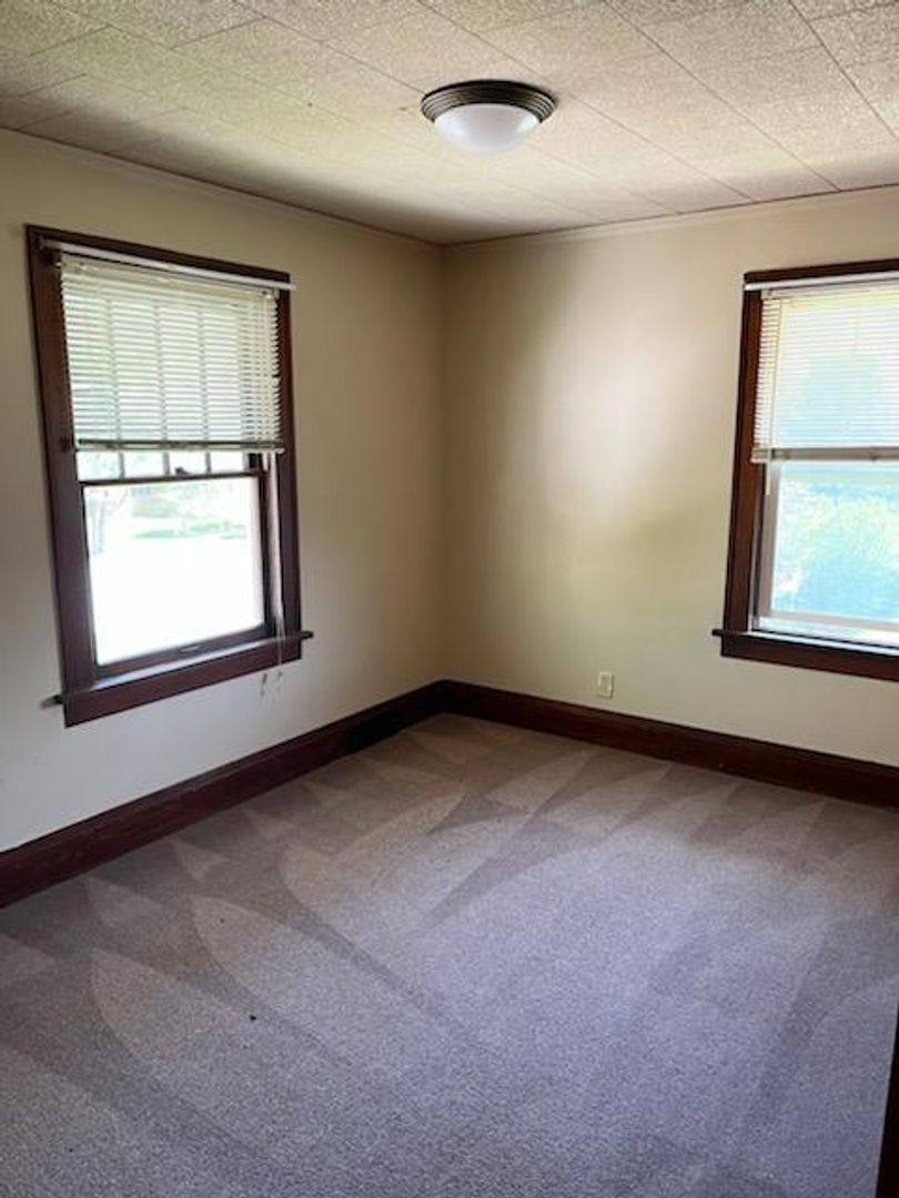 Apartment for rent at 2521 Iowa St, Cedar Falls, IA 50613