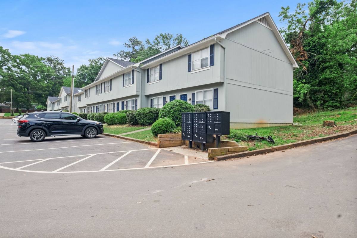 Apartment for rent at 358 N 19th St, Griffin, GA 30223